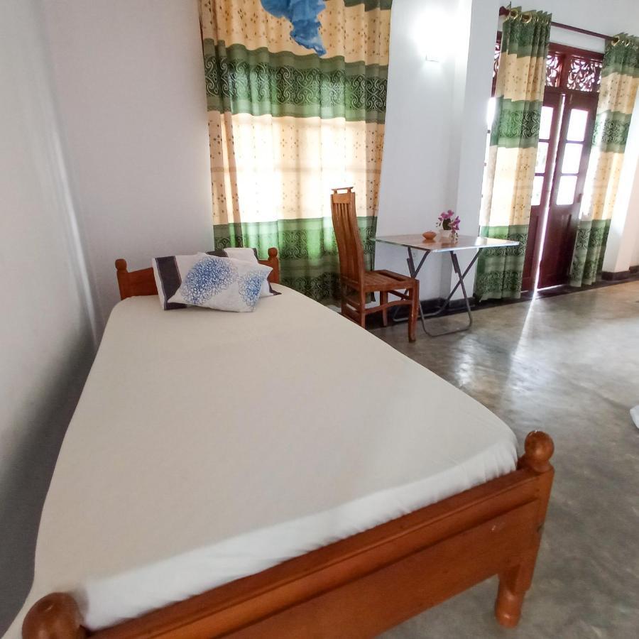Bluebell Guest House Unawatuna Exterior foto